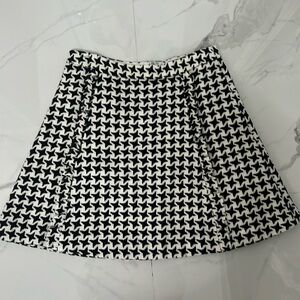 Houndstooth Print Skirt